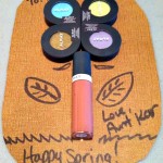 Spring Gift Idea: Makeup Flower Card